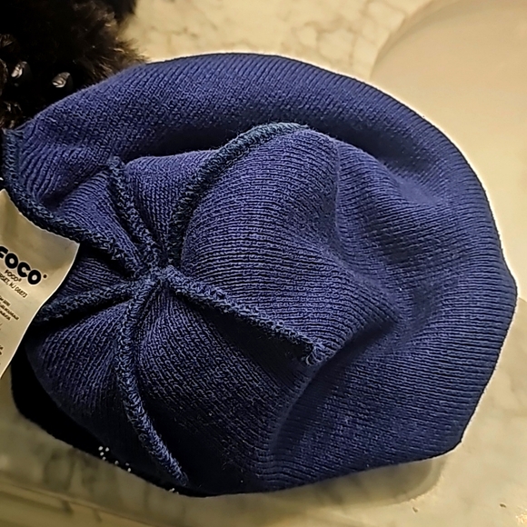 NWOT SEATTLE SEAHAWKS RINESTONE SNOWFLAKE UNISEX POM BLINKING BEANIE IN BLUE - Picture 6 of 11